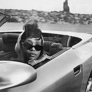 Логотип @iamgeelya - weeks by gelya