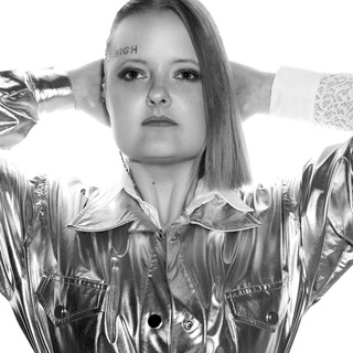 Логотип @iamwondervee - Стильно жить💡🔥🥇