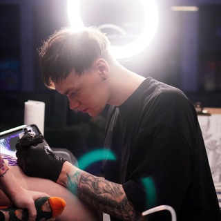 Логотип @icy_acid_tattoo - Доктор Эйсид и пациенты
