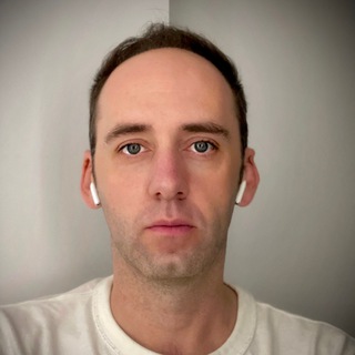 Логотип @idivby0 - Юра Одинцов /0