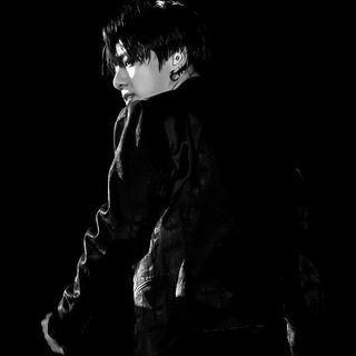 Логотип @idkwiwdwu - abyss.