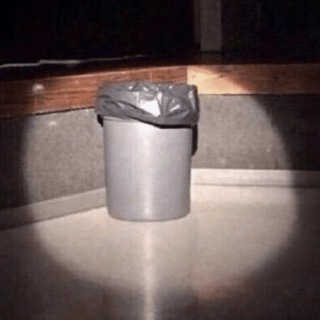 Логотип @idontfeelathing - посредник кринжа