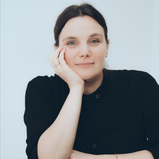 Логотип @iliveglobally - креатив как бизнес • Елена Ижойкина