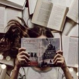 Логотип @ilmiouneversoo - книги, чай… и немного жизни?