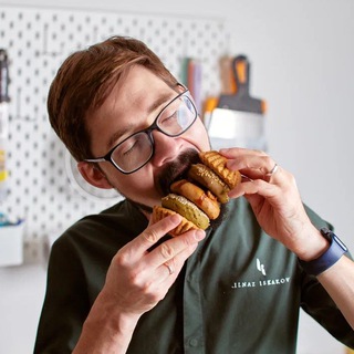 Логотип @ilnaz_iskakov - Ильназ Искаков. Веганские десерты.