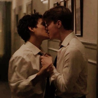 Логотип @ilyroyals - Vic || young royals