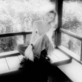 Логотип @immfiixxii - в моём сне иксия цвела 𓈒⋆♱