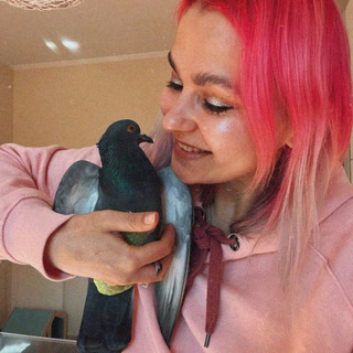 Логотип @in_blue_shoes - Та самая Аня с голубями