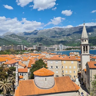 Логотип @in_relocation - В релокации... (Черногория)