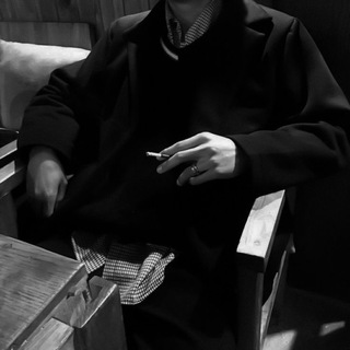 Логотип @inhvnh - отчаянный.