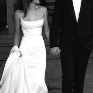 Логотип @inloveiss - я люблю