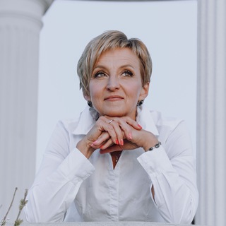 Логотип @innazezulinskaya - Школа арт-терапии «Краски Жизни»