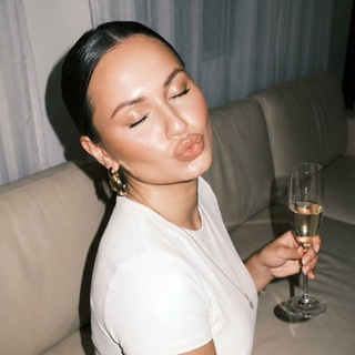 Логотип @innelisa - такие вот заметки инны ♡