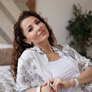 Логотип @insight_emotion - Kamilla Izmailova …печатает