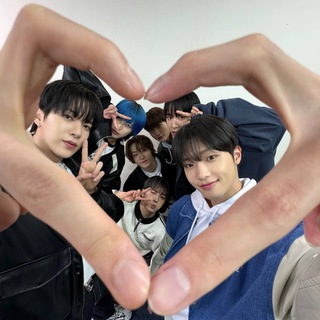 Логотип @intoourfuture_mirae - into our future | mirae