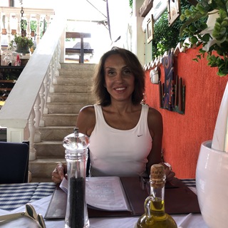 Логотип @investizza - Investizza⚡️Деньги с Ириной Рухадзе