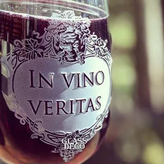 Логотип @invinoveritassss1 - ИСТИНА В ВИНЕ🍷