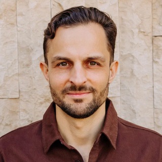 Логотип @irasug - Гусарь Виктор - Великий Человек