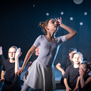 Логотип @irbis_school - Ирбис! Театральные студии для детей