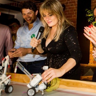 Логотип @irinalubina - Irina Lubina: Robot, go!