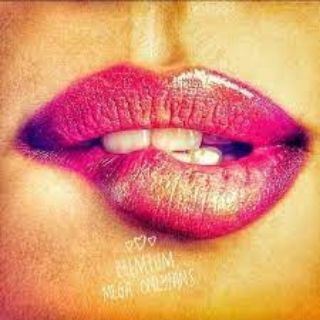 Логотип @irlashiyaa - لاشیا