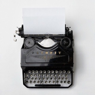 Логотип @irukovoditelstudy - Директор печатает…