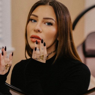 Логотип @isabellla - Isabella ᥫ᭡
