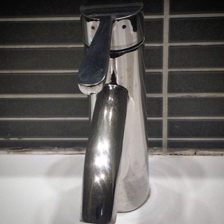 Логотип @iseefaceseverywhere - Я вижу лица