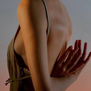 Логотип @iseeyouinmydreams - С любовью,Ли