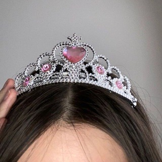 Логотип @istetikav - эстетика 🕸