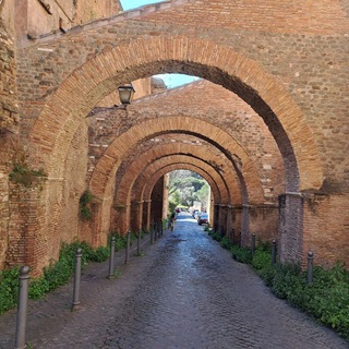 Логотип @italyhow - Italy How