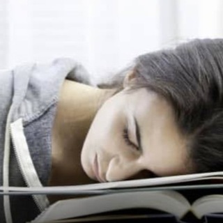 Логотип @itwomenonly - IT с нуля. English. Только женщины