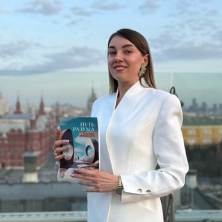 Логотип @iuliashine - Путь Разума с IULIA SHINES