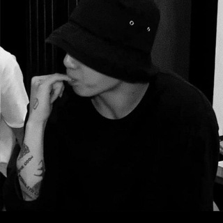 Логотип @iwaitingforyouy - ..