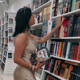 Логотип @iz_ymnux_knig - Ум заостряется от книг 📚