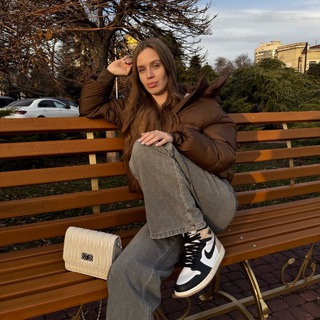 Логотип @izabella_buyer - Izabella / честный байер 🫡