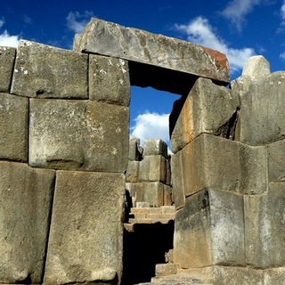 Логотип @izdrevnosty - Привет из Древности 🗿