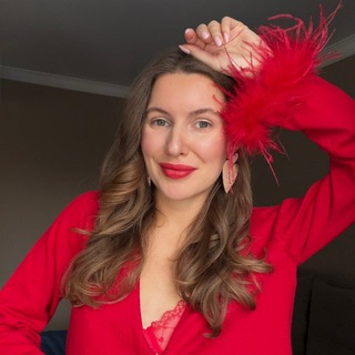 Логотип @izoechka - Зоя | про моду ♥️