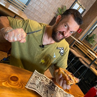 Логотип @izorrobzorov - ZorroBzorov - канал о вкусной еде🍕🧁🍵🍹