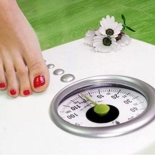 Логотип @izpyshki_vhudyshki - Из пышки-в худышки