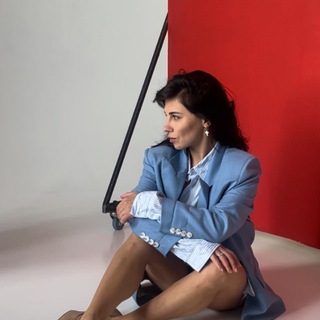 Логотип @izyumovanotes - Изюмова про личное