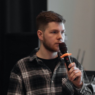 Логотип @izza_kulis - Инфобиз из-за кулис | Блог Максима Василевича