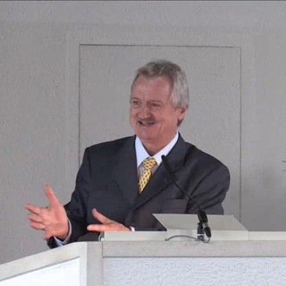 Логотип @jakobtscharntkeserie - Predigten von Jakob Tscharntke Serie Offenbarung