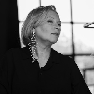 Логотип @jewelry_svetlanakomarova - Украшения как речь