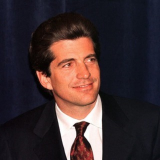 Логотип @jfk_qanon - John F. Kennedy Jr.