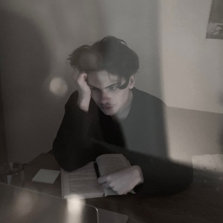 Логотип @josephbrodskycom - иосиф бродский сидит у меня в купе