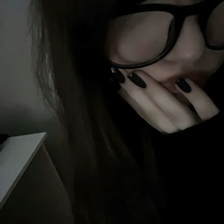 Логотип @jsjsjkskaq - люблю