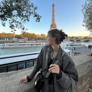 Логотип @juju_speaksfrench - juju_french