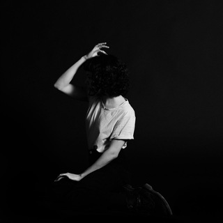 Логотип @julesineuropa - Юля европейская, 1 шт.