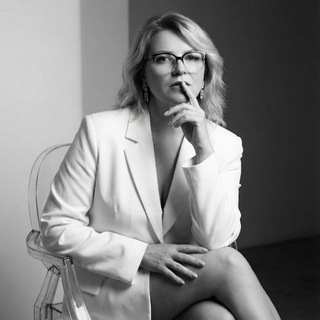 Логотип @julia_bella - Белоносова архитектор бренда